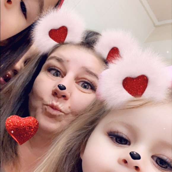 Meet your Posher, Karen - Picture 2 of 2